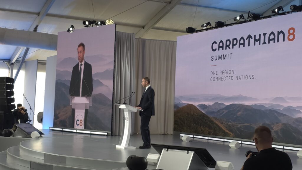 C8, Carpathian 8 Summit