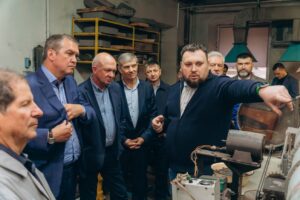 науковці
