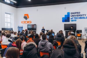 e-formula wow фізика вау фізика днепротех інтерпайп едс метінвест it community credit agricole